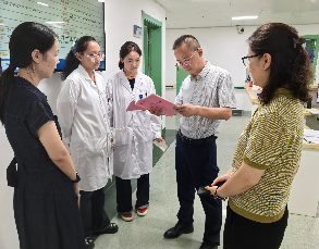 西藏民族大学附属医院董鸿智副院长一行莅临我院座谈交流